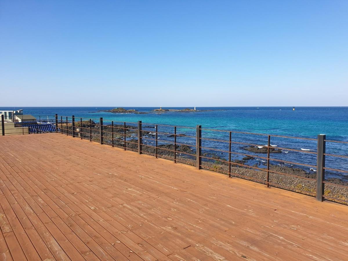 ג'גו Castle Pool Resort מראה חיצוני תמונה