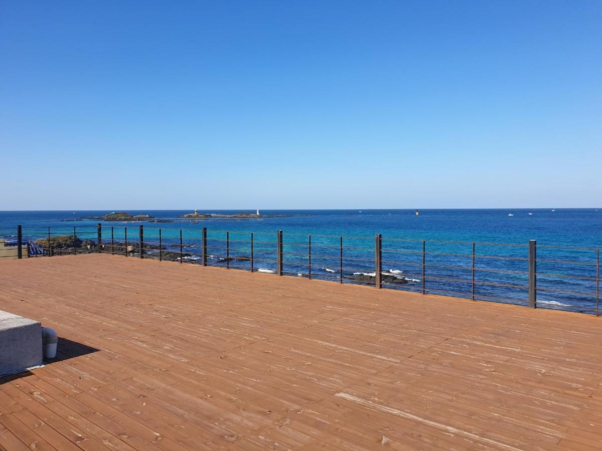 ג'גו Castle Pool Resort מראה חיצוני תמונה