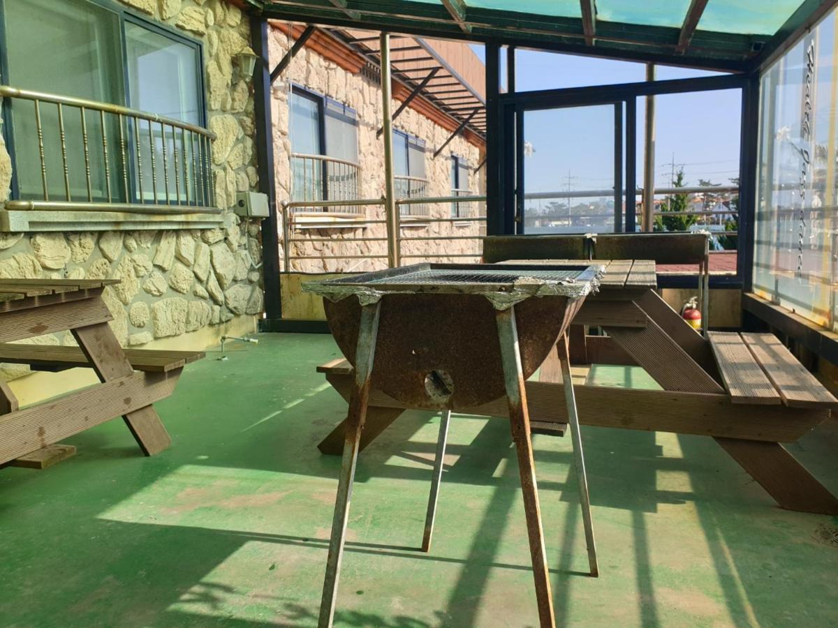 ג'גו Castle Pool Resort מראה חיצוני תמונה