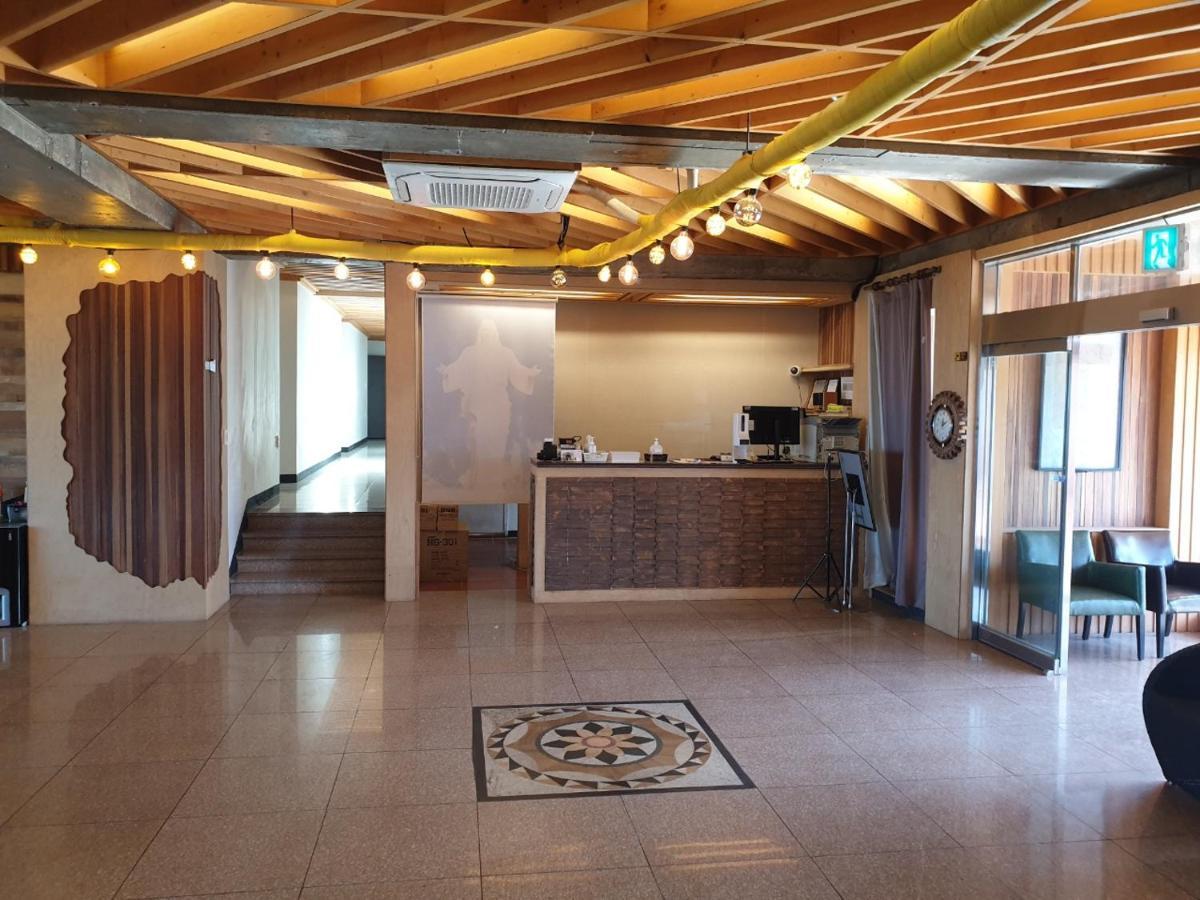 ג'גו Castle Pool Resort מראה חיצוני תמונה