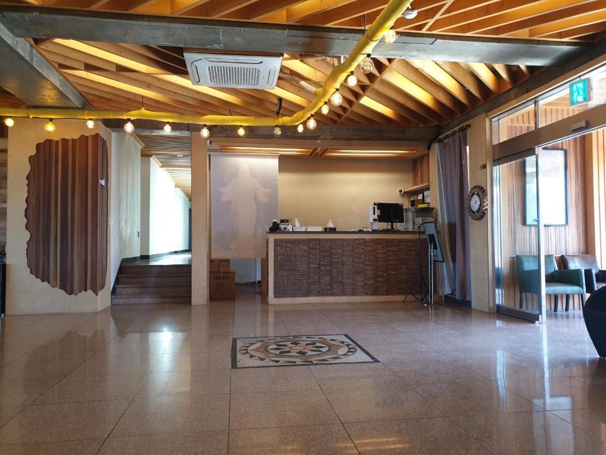 ג'גו Castle Pool Resort מראה חיצוני תמונה